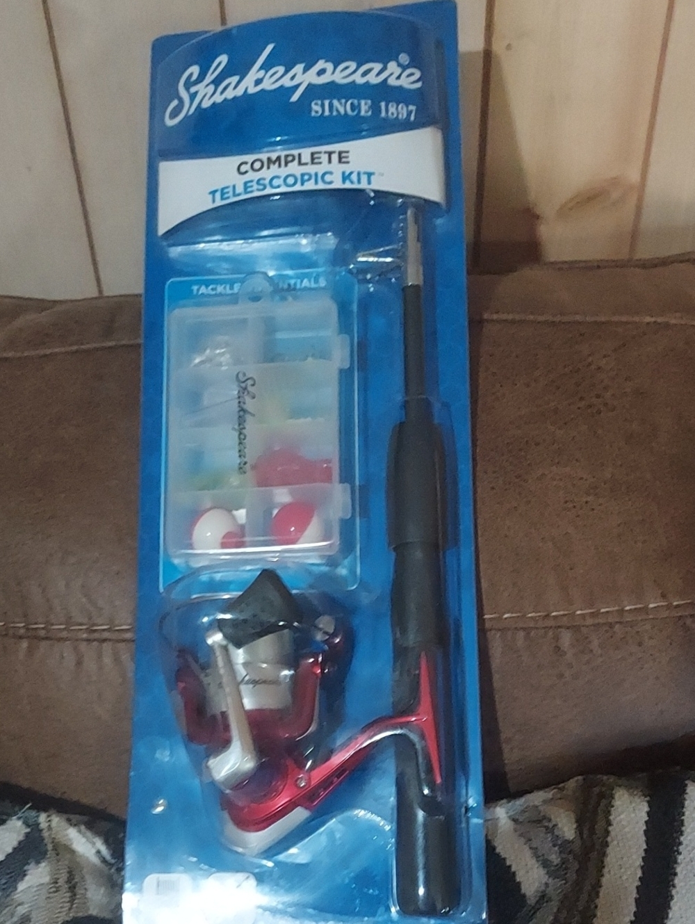 Men’s Telescopic Fishing Rod & Reel Kit - Red/Black